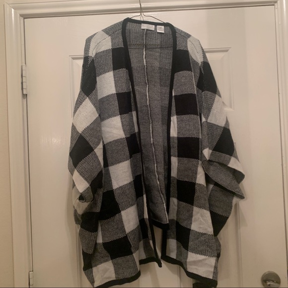 Buffalo Plaid Black and White Sweater - Picture 2 of 5